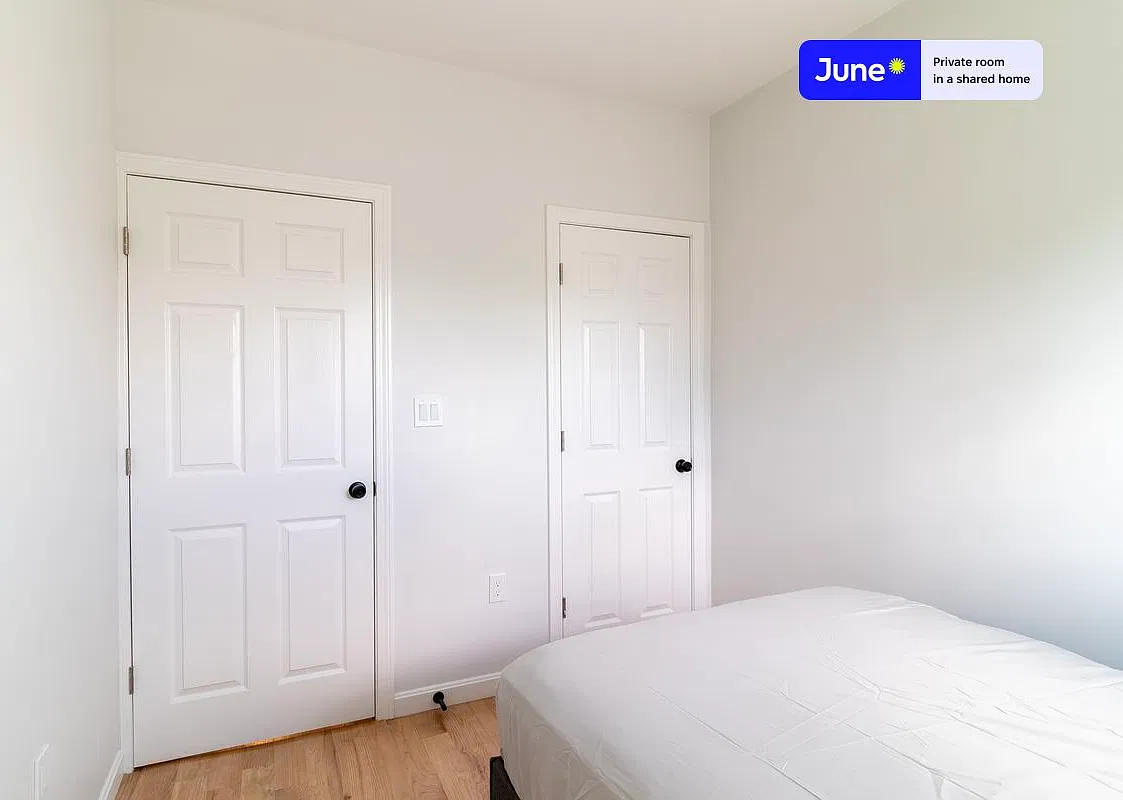 Full bedroom in 3 bed/2 bath home in JFK/UMass #1756 C — Photo 3