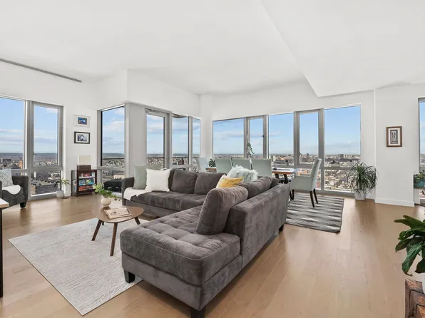 75 Park Lane South image 1 of 42