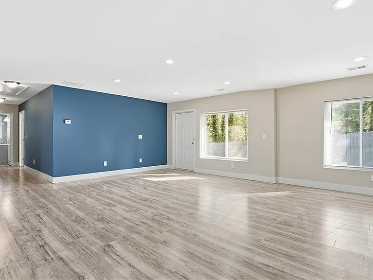 1735 Carter Ave — Photo 8