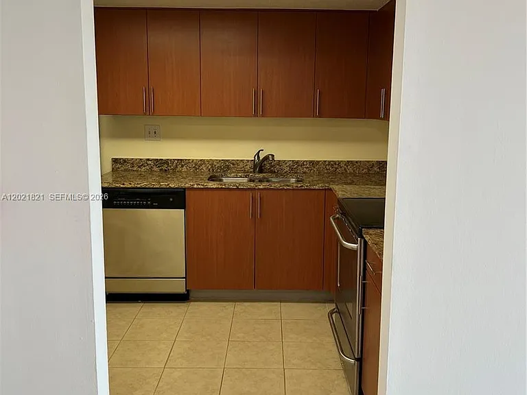 3300 NE 192nd St #616 — Photo 8