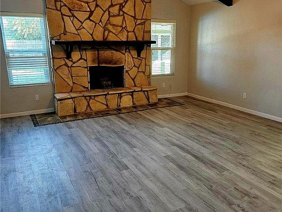 3rd image of 2313 Retta Dr