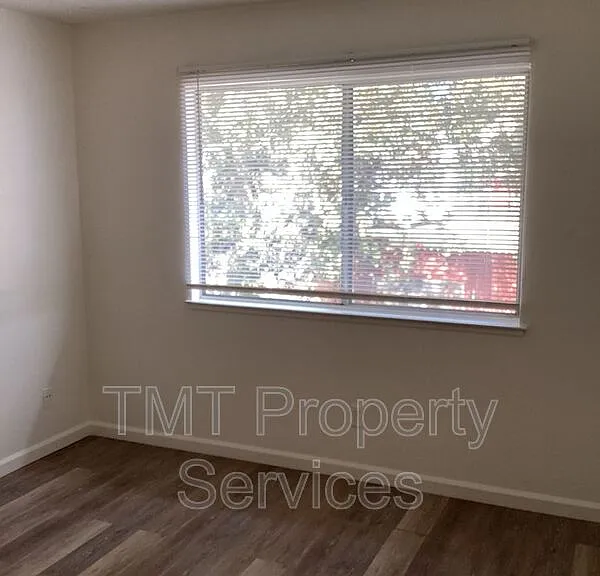 5519 Keoncrest Cir #4 — Photo 3