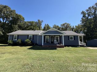636 Willis Rd, Dallas, NC 28034