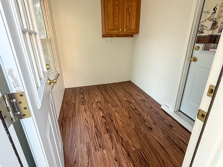 51 Grand Ave #6 — Photo 2