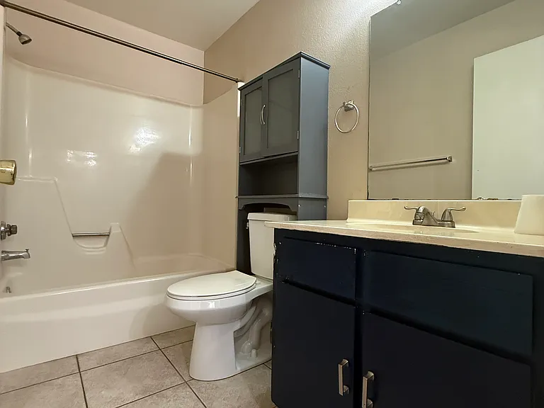 2231 W Fremont Dr — Photo 19