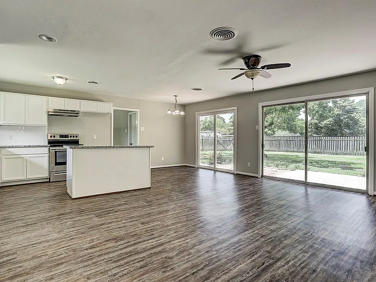 1803 Jones St — Photo 5