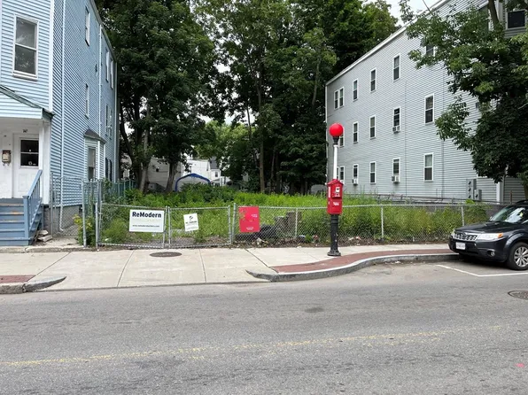 150 Quincy St, Dorchester, MA 02121