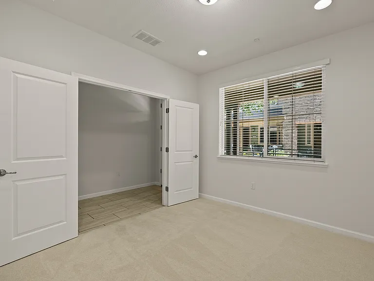 862 White Moonstone Loop — Photo 14