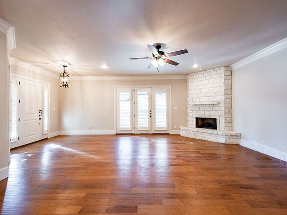 4th image of 4402 108th St Unit 18