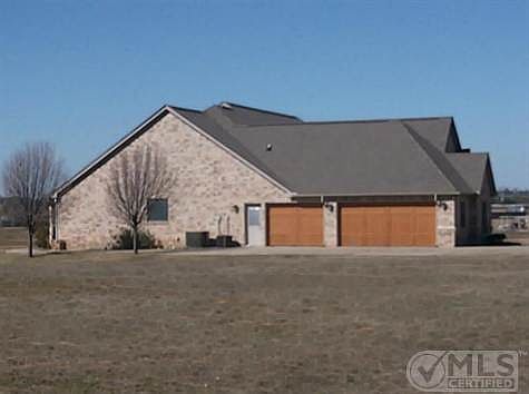 2nd image of 4008 Upper Lake Cir