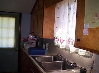 2nd image of 156 S Benson St