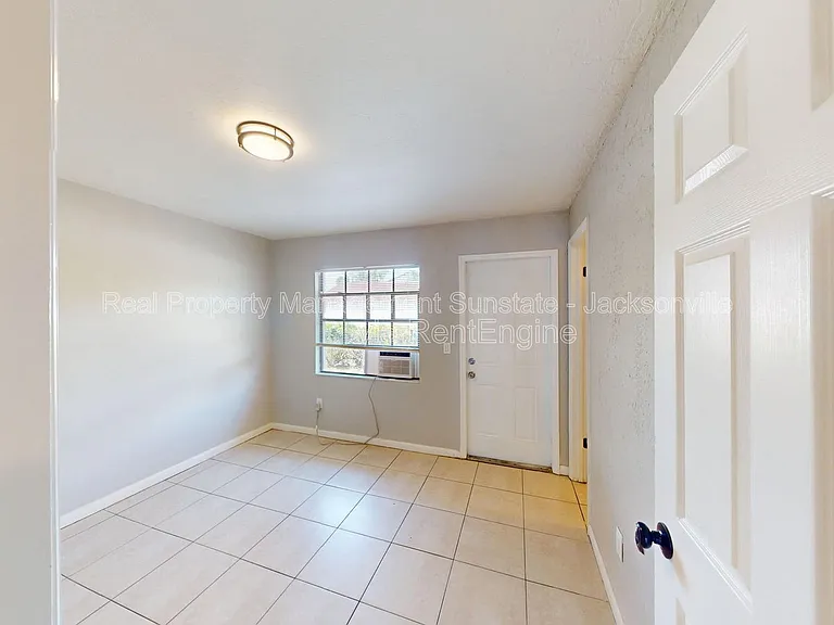 1010 Bronson St #3 — Photo 10