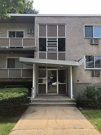 41 Lionel Ave #D — Photo 2