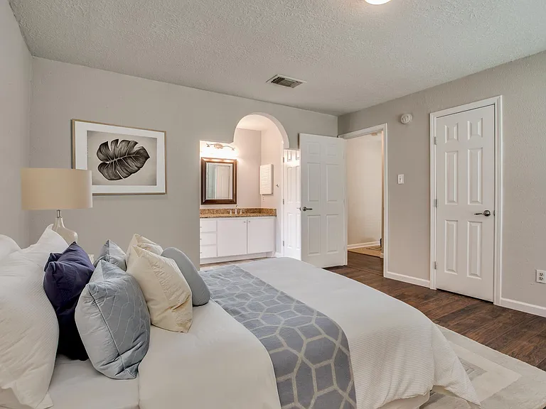 2530 Wheelwright Ln — Photo 10