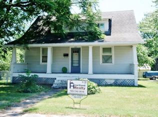 1015 Kickapoo St, Hiawatha, KS 66434