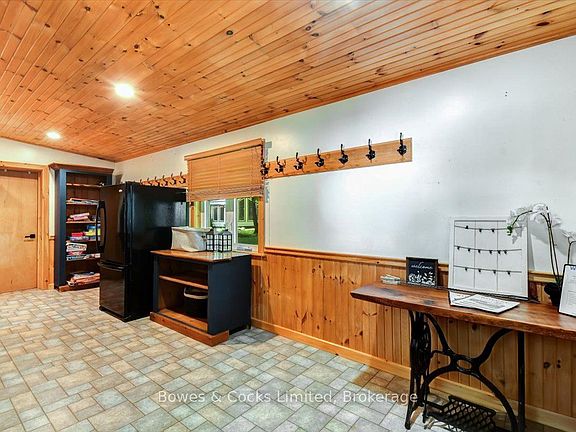 3rd image of 1115 Cook Rd