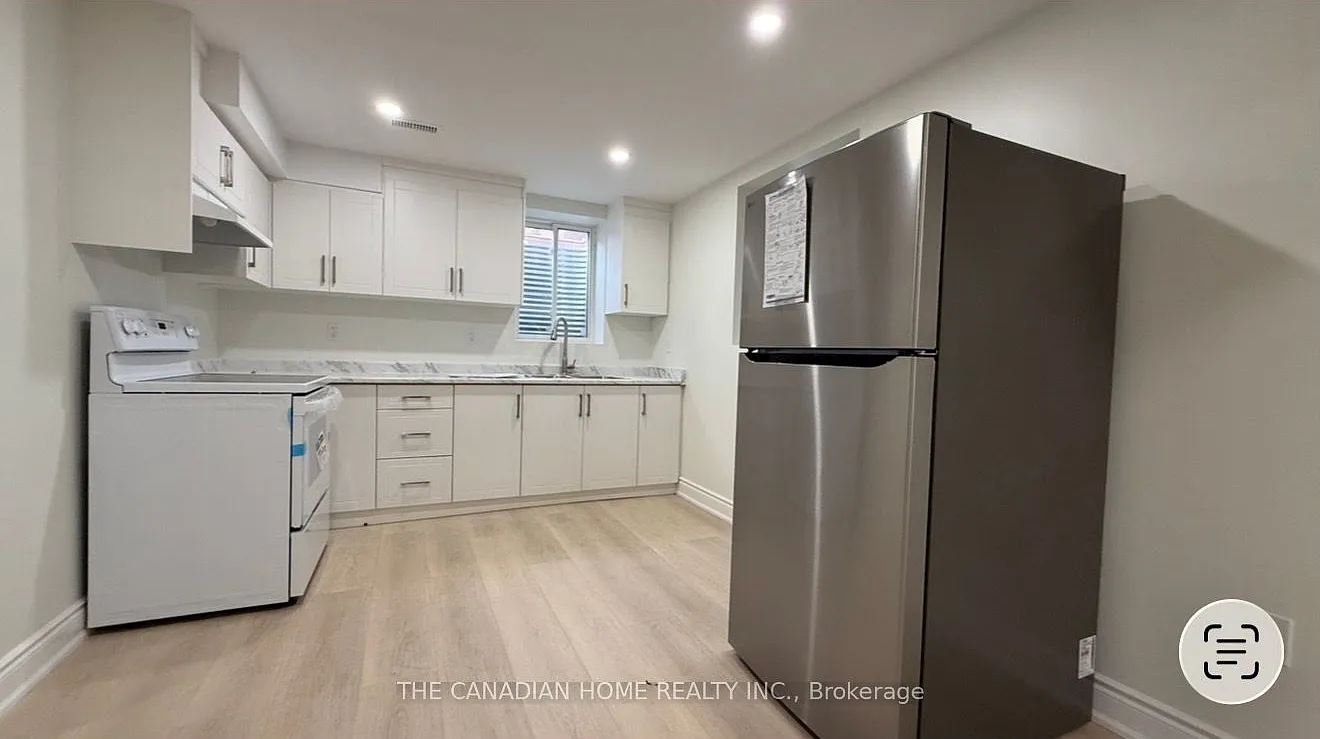 3 bed, $2,000 — Photo 2