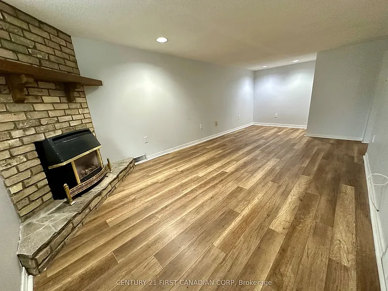 139 Britannia Ave #LOWER — Photo 7