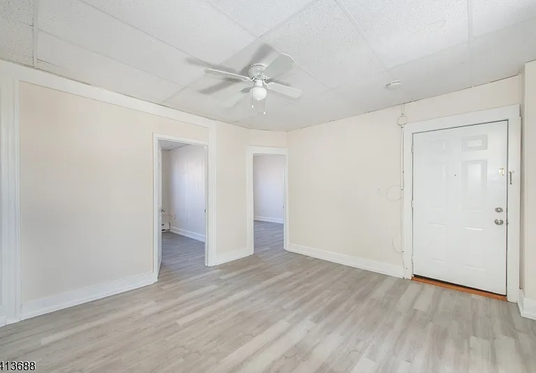 226 Franklin Ave #2R — Photo 12