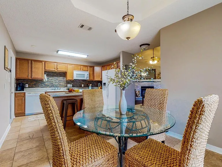 1054 Northview Dr — Photo 36