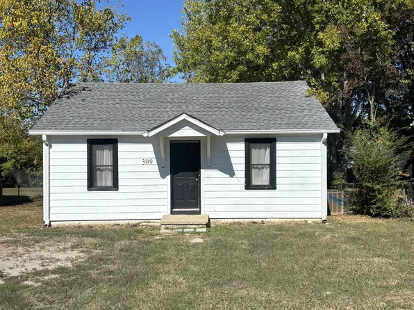 309 E 17th St, Columbia, TN 38401