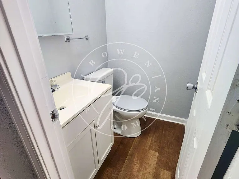 2217 Hickory St — Photo 8