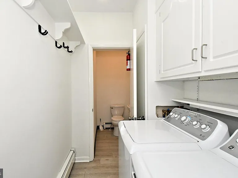 137 S 3rd St #B — Photo 20