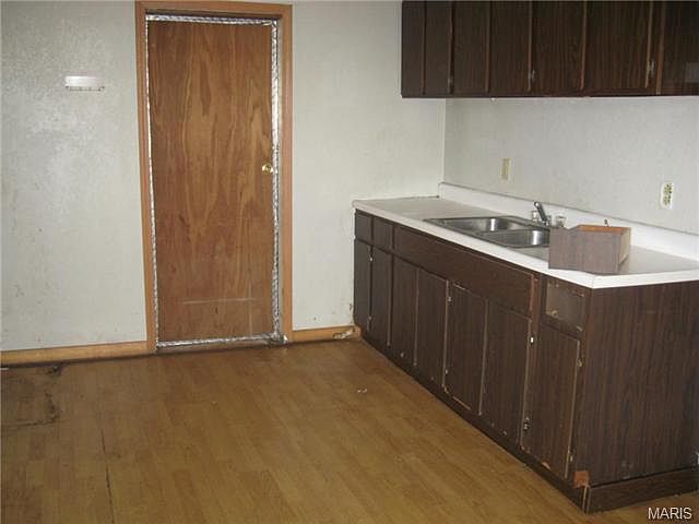 2nd image of 221 S Maple Ave