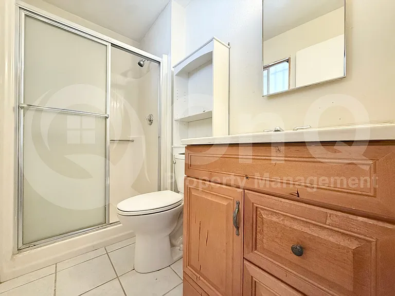 5208 S 40th Pl — Photo 19