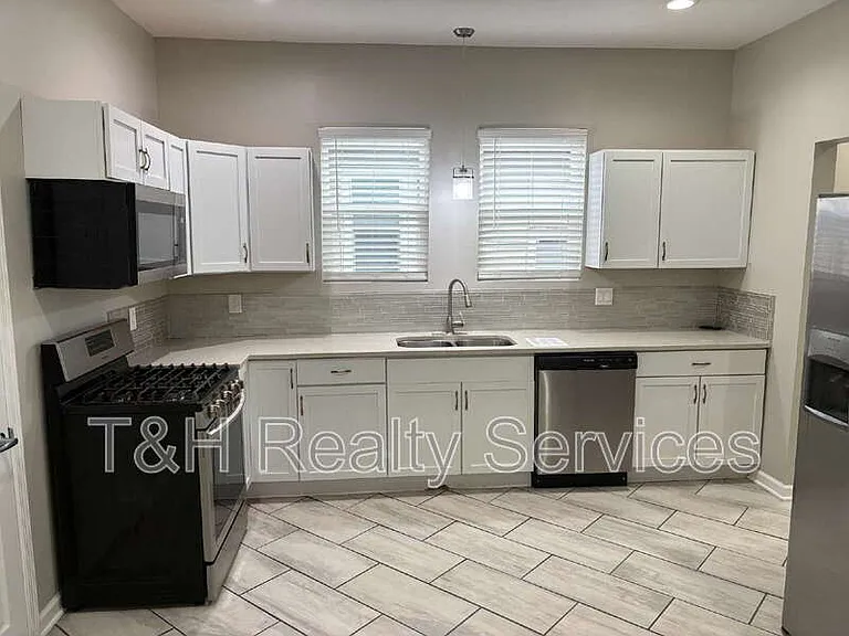 2246 Bellefontaine St — Photo 5