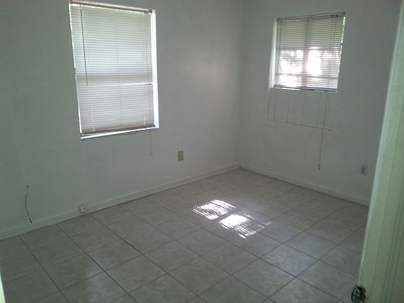3rd image of 1418 NW 6th Pl