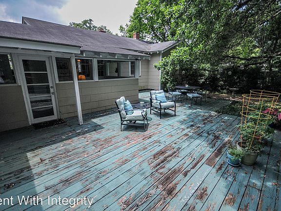 5th image of 1421 Colonial Dr