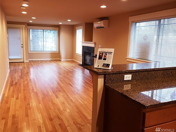 4th image of 10750 35th Ave NE
