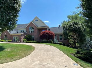 30 Aaron Woods Ct, Wheeling, WV 26003