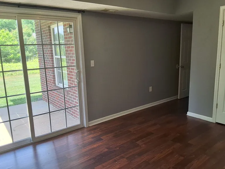 111 Kenilworth Ct — Photo 16