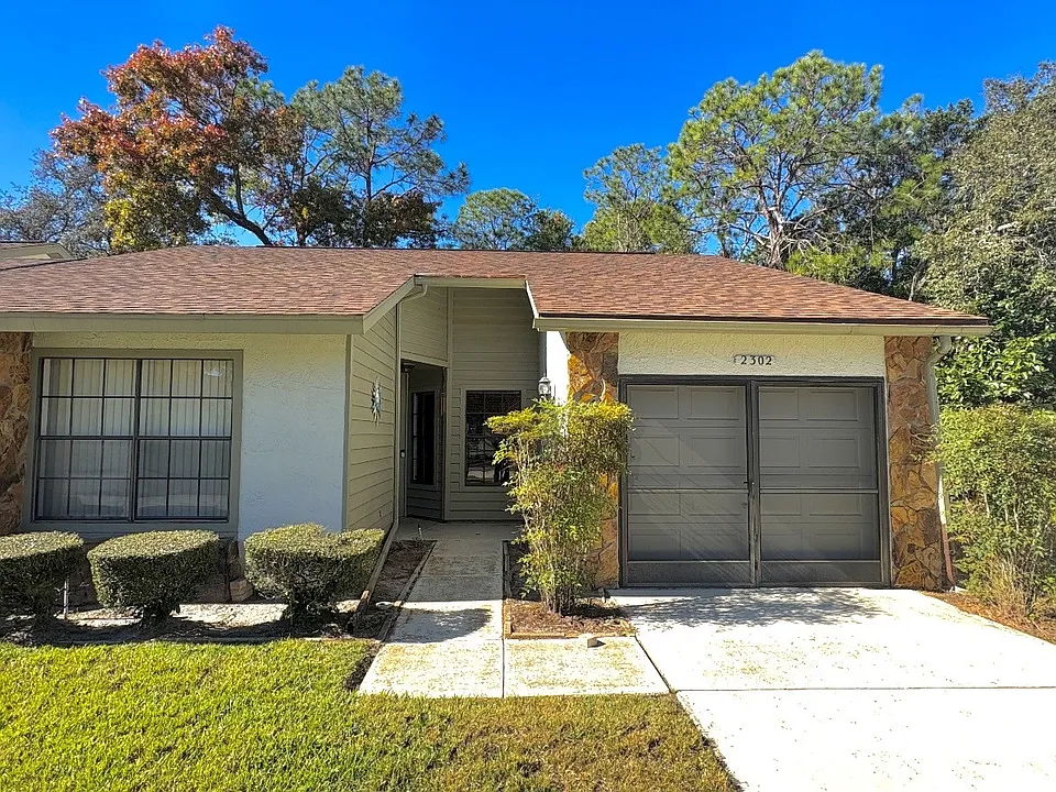 2302 Wyndam Dr