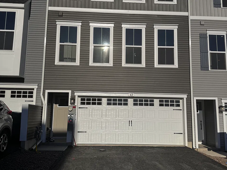 42 Rail Yard Dr