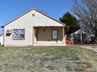 312 S Charles St, Shattuck, OK 73858