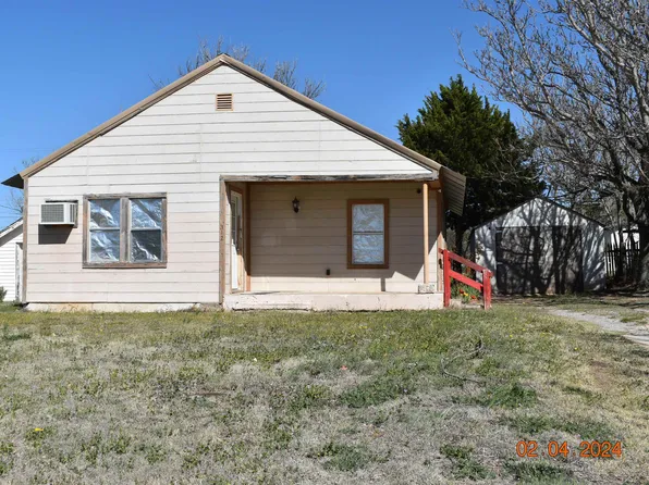 312 S Charles St, Shattuck, OK 73858