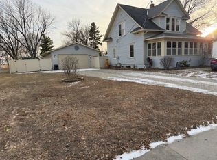 314 Main St, Hooppole, IL 61258