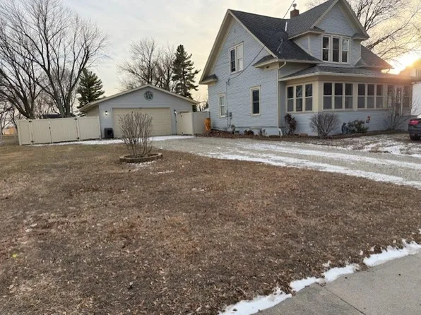 314 Main St, Hooppole, IL 61258