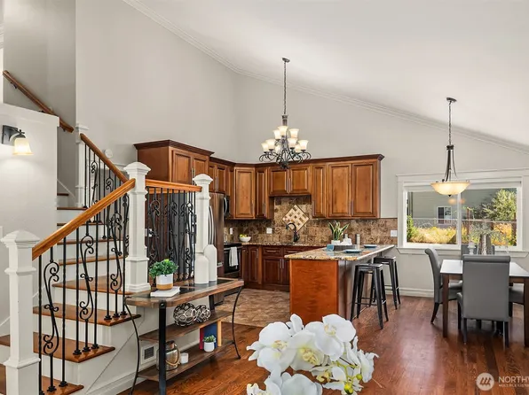 16205 Winchester Drive E, Tacoma, WA 98445