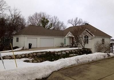 3rd image of 10459 Woodlawn Dr