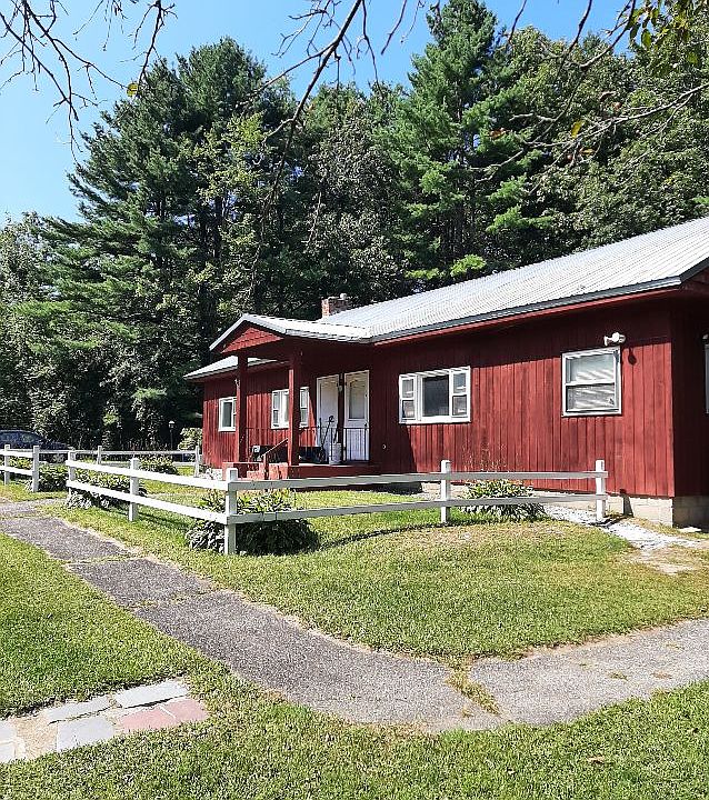 1st image of 16 Sunderland Woods Rd #3