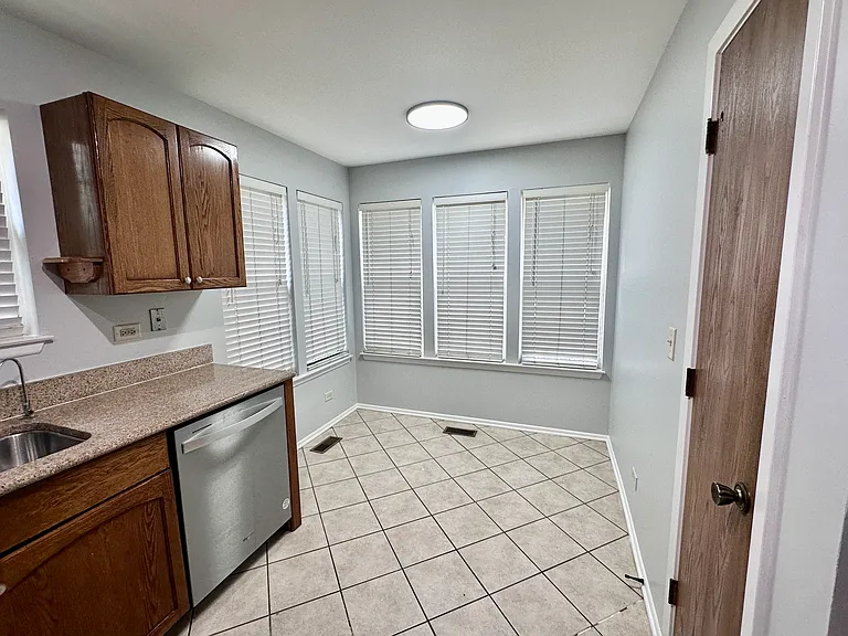 1200 Churchill Ct — Photo 8