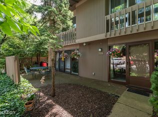 5917 Oakwood Dr #141-E, Lisle, IL 60532