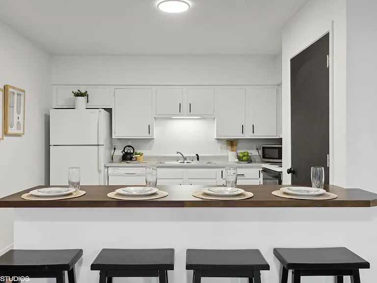 Twin Oaks Residences LLC — Photo 13