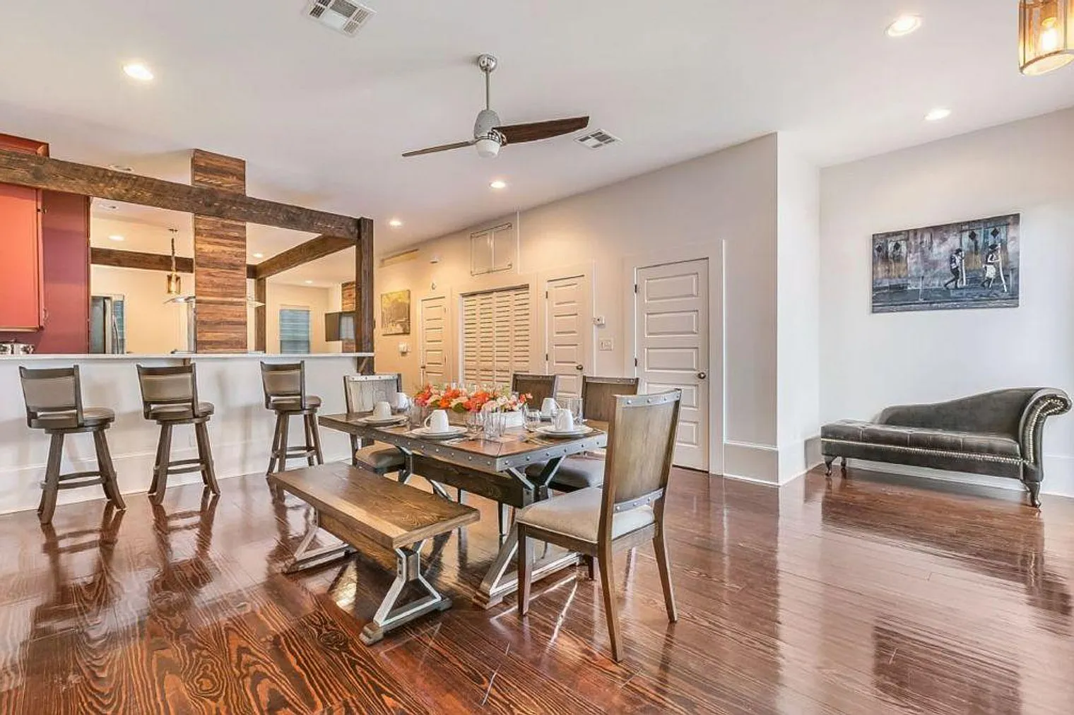3 bed, 3.0 bath, 2098 sqft, $10,687 — Photo 3