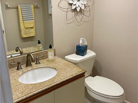 5th image of 823 Meadowland Dr