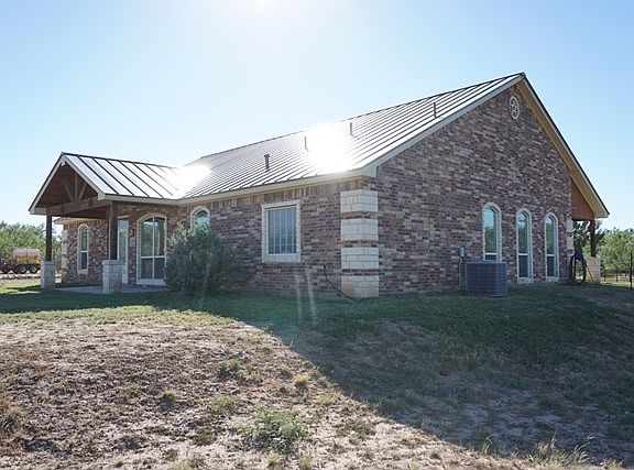 3rd image of 11582 Twin Lakes Ln